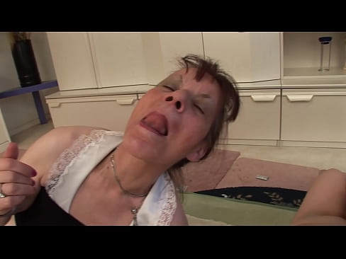 ❤️ Două bunicuțe și un bunic fac sex în trei ❤❌ at ro.mouthporn.ru ❌️❤